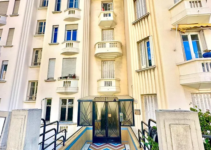 Charming Flat At Monaco\'S Edge